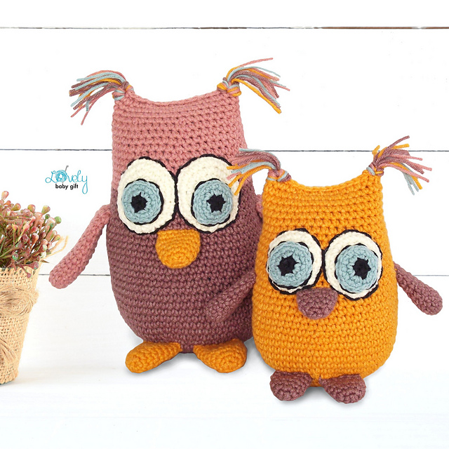 Two cute Amigurumi Owls