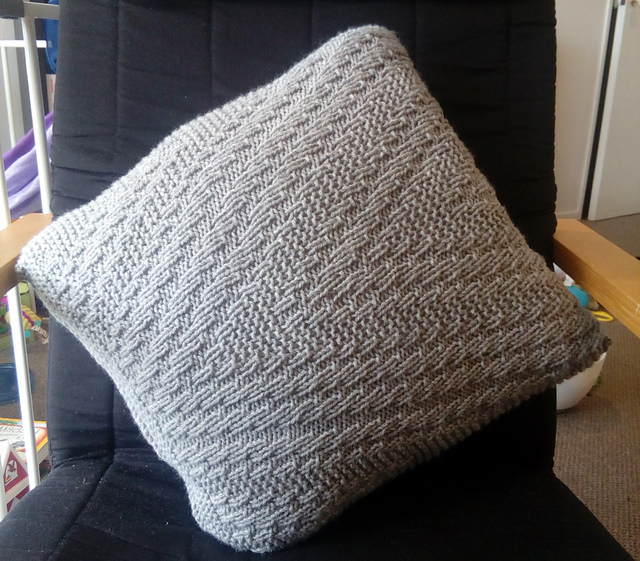 Rhombi Cushion 1
