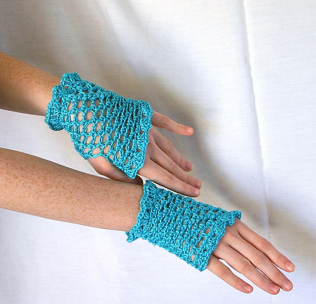 Lacy Bamboo Thread Fingerless Gloves