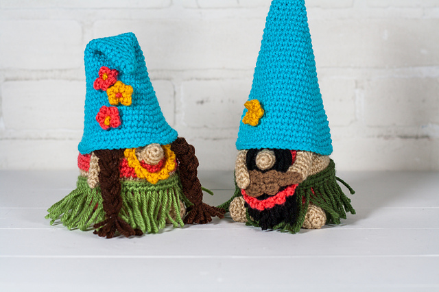 Hula Gnome Couple