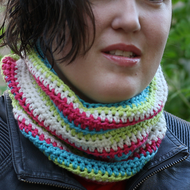 Simple Stripe Cowl