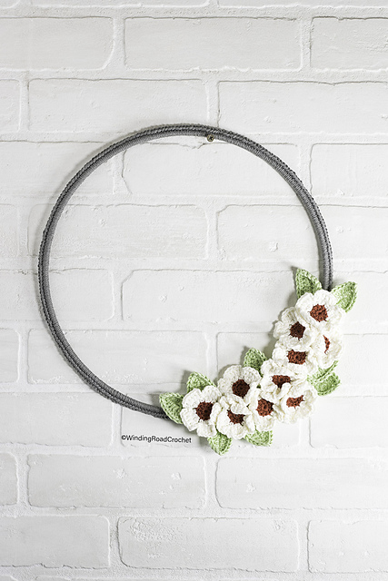 Modern Flower Wire Wreath
