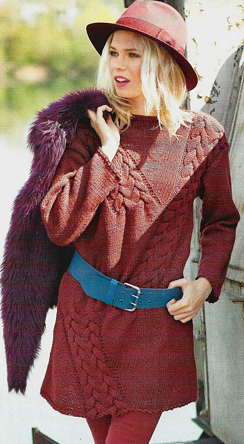 # 04 Pull long de couleur rouille