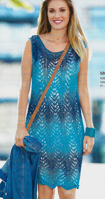 # 12 Robe en tricot