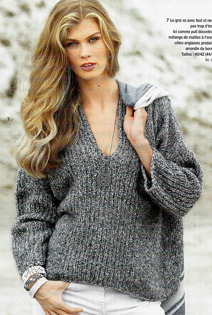 # 07 Pull ample en gris chiné