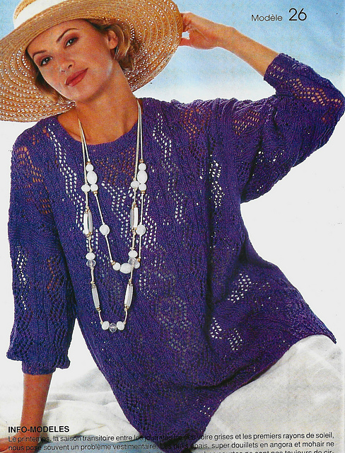 # 26 Pull aubergine motif ajouré