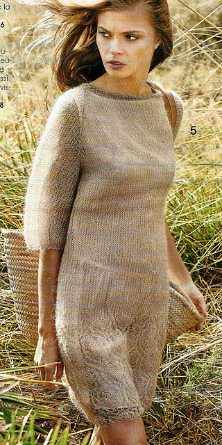 # 05 Robe avec lisière motif ajouré