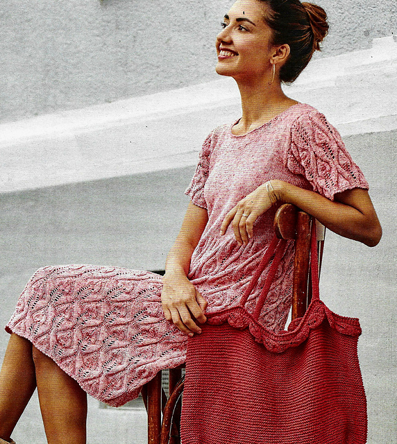 # 03 Robe motif de feuilles