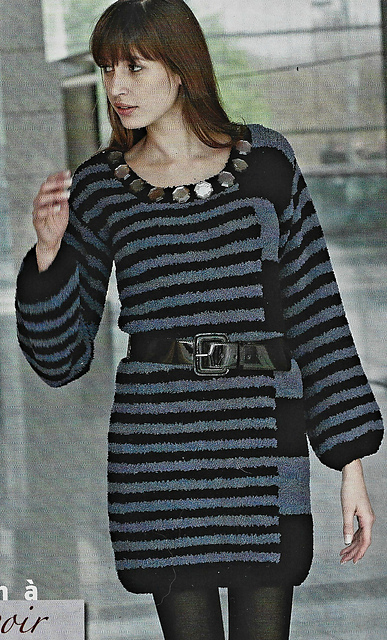 # 03 Robe pull à rayures
