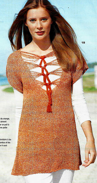 # 19 Pull encolure en V extravagante