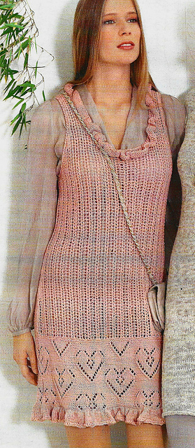 # 25 Robe bordure de coeurs