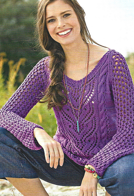# 16 Pull violet motif ajouré