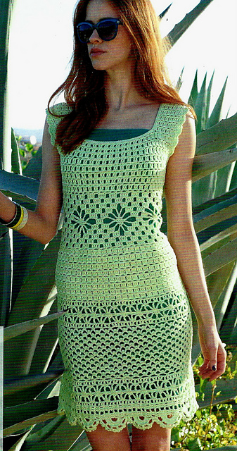 # 33 Robe droite