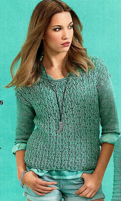 # 15 Pull motif dentelle