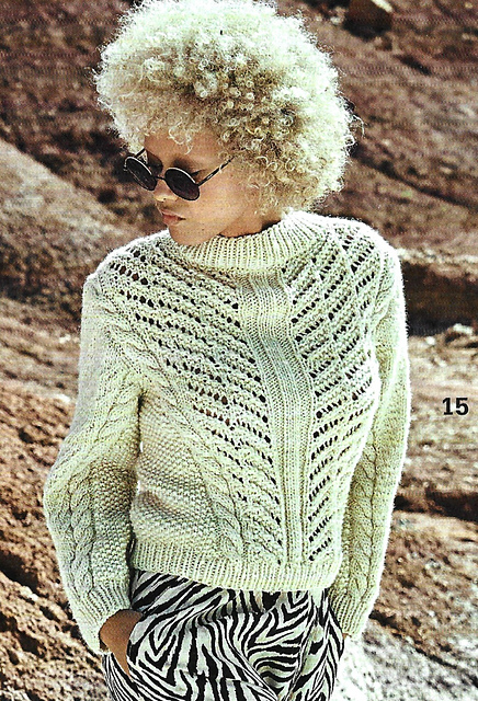 # 15 Pull avec différents motifs