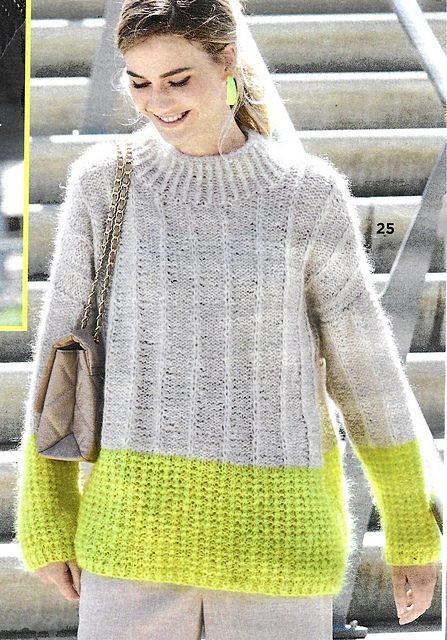 # 25 Pull beige clair et bords jaune fluo