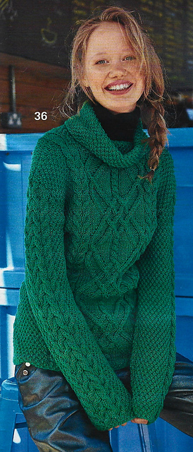 # 35 Pull vert motif perlé