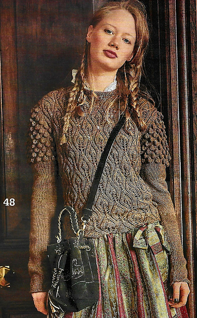 # 48 Pull motif de feuilles