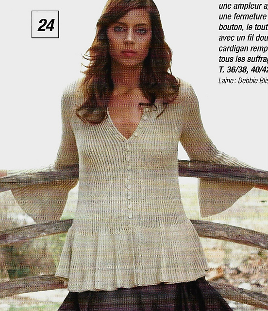 # 24 Pull côtelé à basques