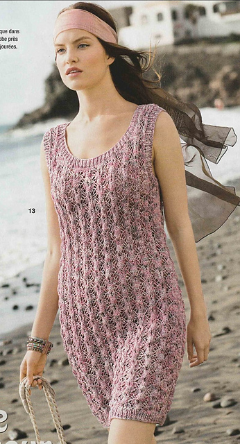 # 13 Robe en motif ajouré