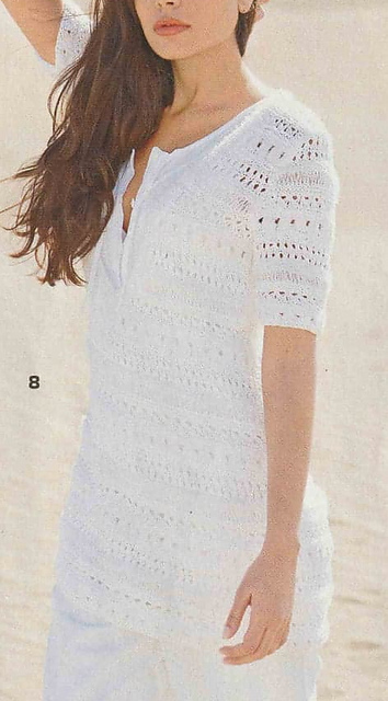 # 08 White Sweater in material mix