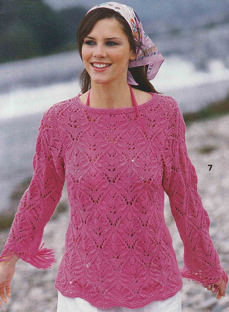 # 07 Pull rose vif à motif ajouré