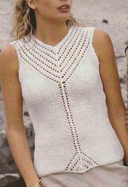 # 07 Top à patte en V