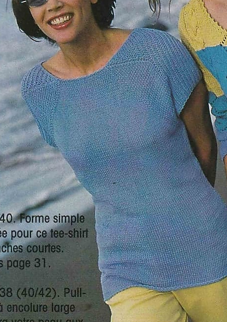 # 05 Pull bleu clair à manches courtes
