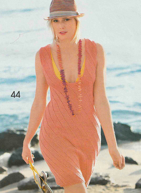 # 44 Minirobe en motif diagonal