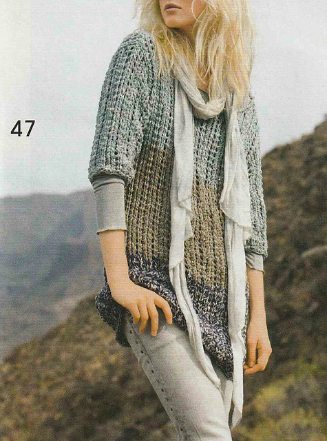 # 47 Pull motif ajouré de trois couleurs