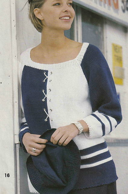 # 16 Pull marin en bleu marine et blanc