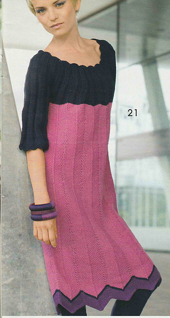 # 21 Robe avec patte côtelée bleue