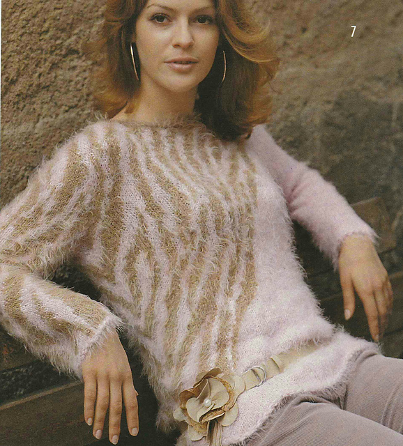 # 07 Sweater with Animal Skin Pattern