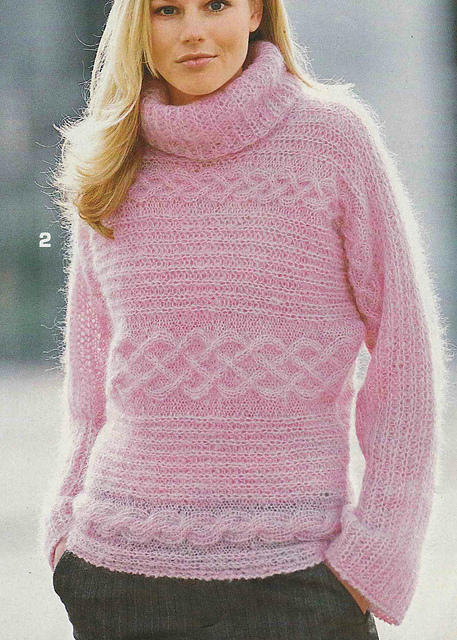 # 02 Cross-Knitted Sweater in Rosé