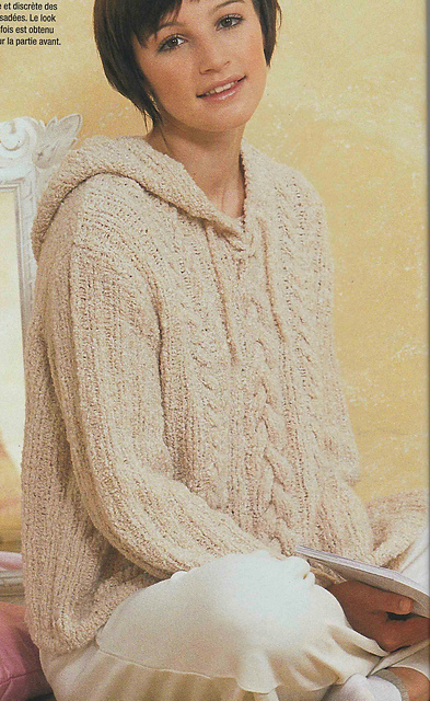 # 08 Pull à capuche couleur nature