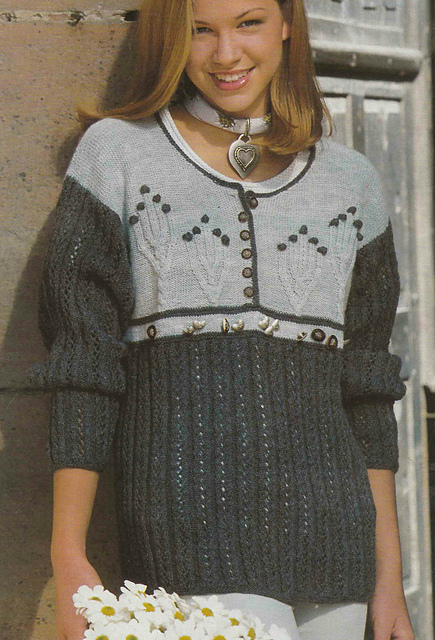 # 24 Pull gris avec boutons