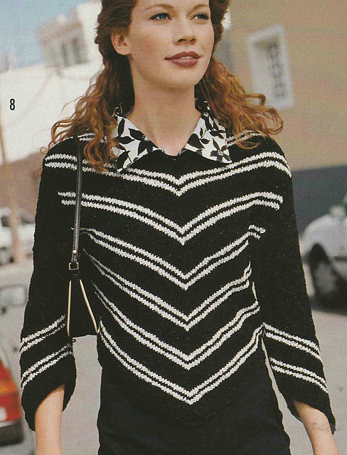 # 08 Sweater in Black and White