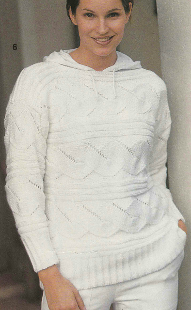 # 06 Quergestrickter weißer Pulli