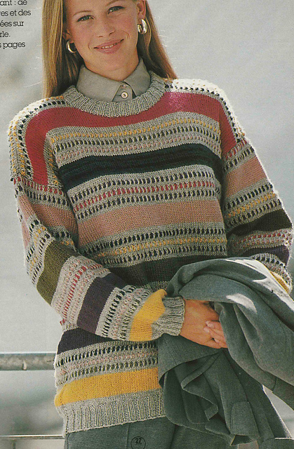 # 20 Pull rayé en gris-multicolore