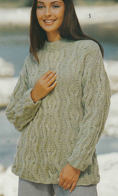 # 05 Pull vert tilleul à motifs