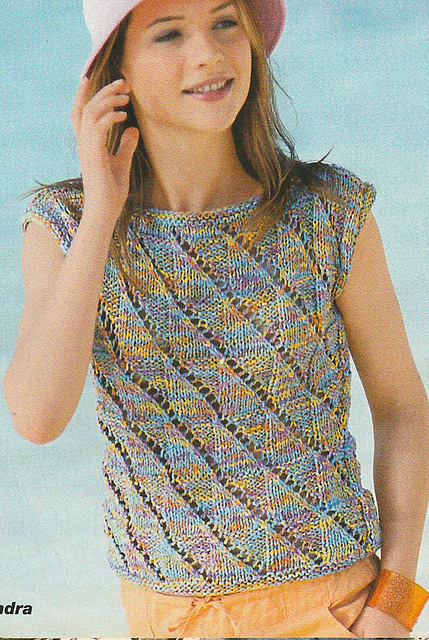 # 23 Ajouré Pattern Top in Mottled Yarn