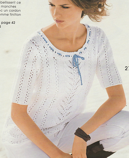 # 27 Pull blanc avec cordon turquoise