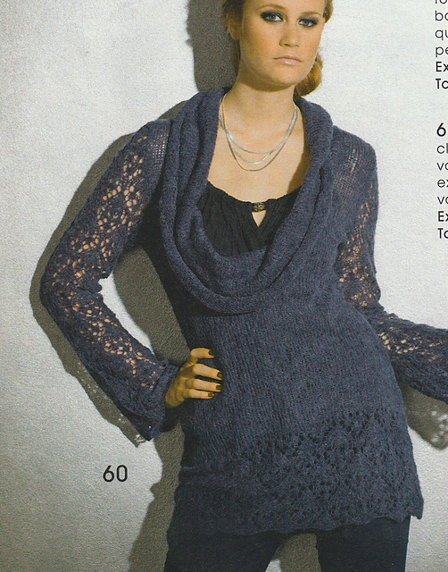 # 60 Pull bleu avec col souple