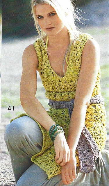 # 41 Robe jaune au crochet avec ceinture