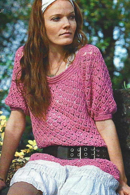 # 64 Pull ajouré rose vif