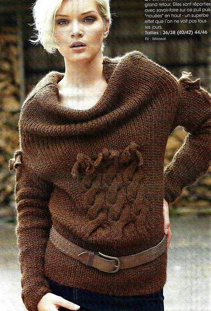# 21 Pull avec grand col