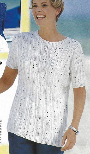 # 09 Pull blanc à manches courtes