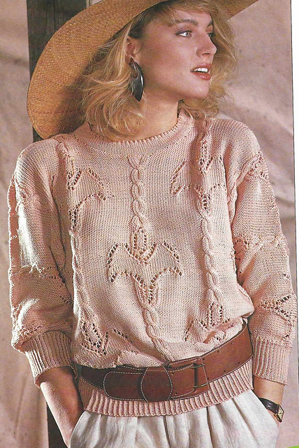 # 02 Pull à motifs ajourés