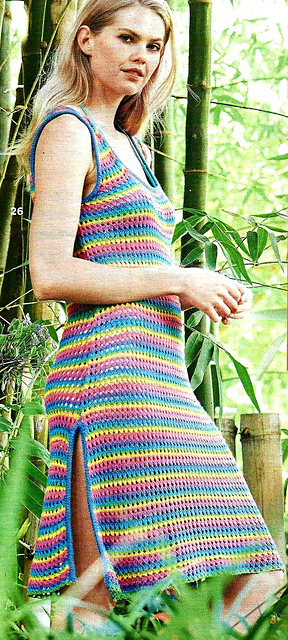 # 26 Robe à rayures