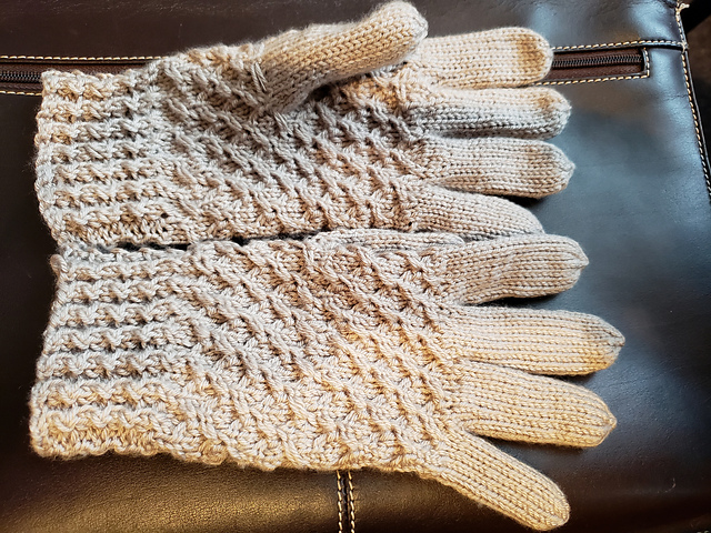 Mock Honeycomb Gloves